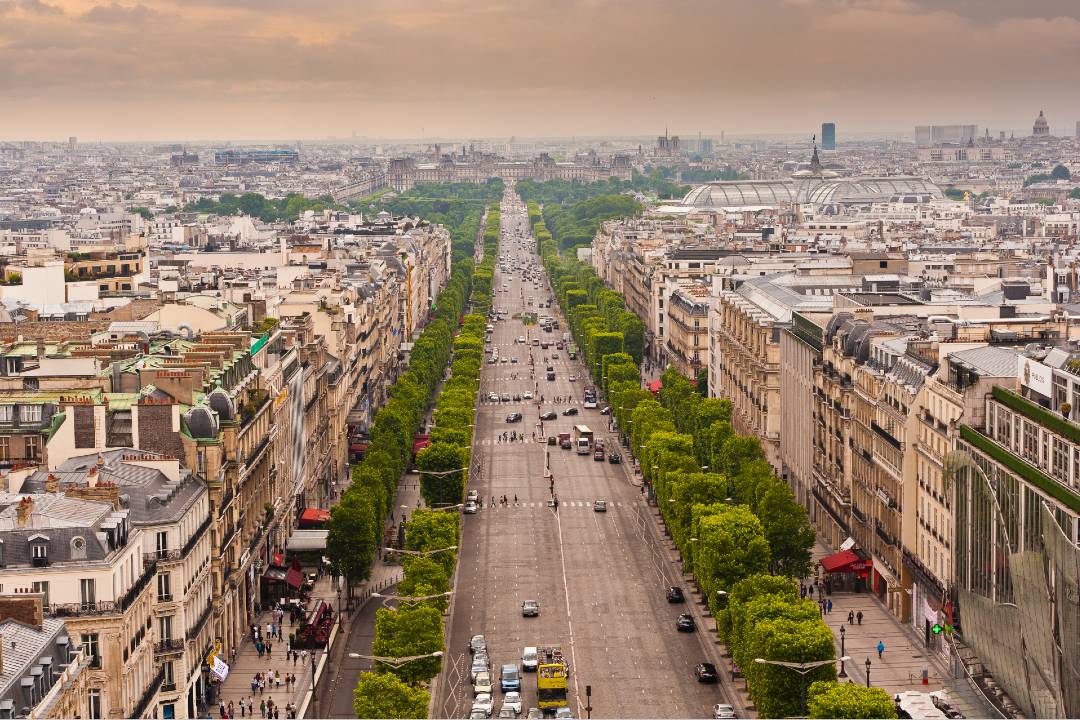 Escorted Day Trip to Paris with Eiffel Tower, Notre Dame and Lunch Cruise
