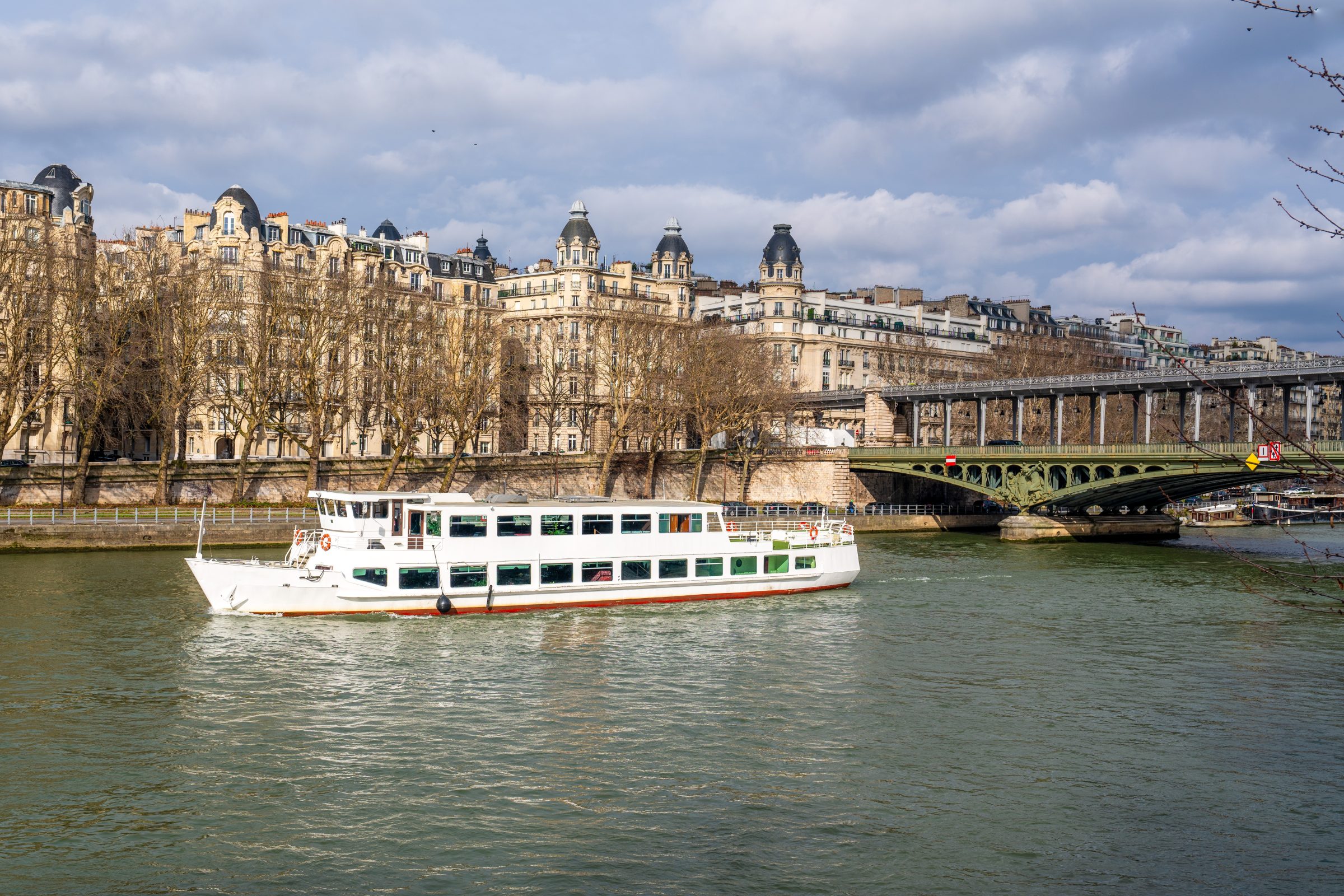 Day Trip to Paris with a 3-course Lunch
