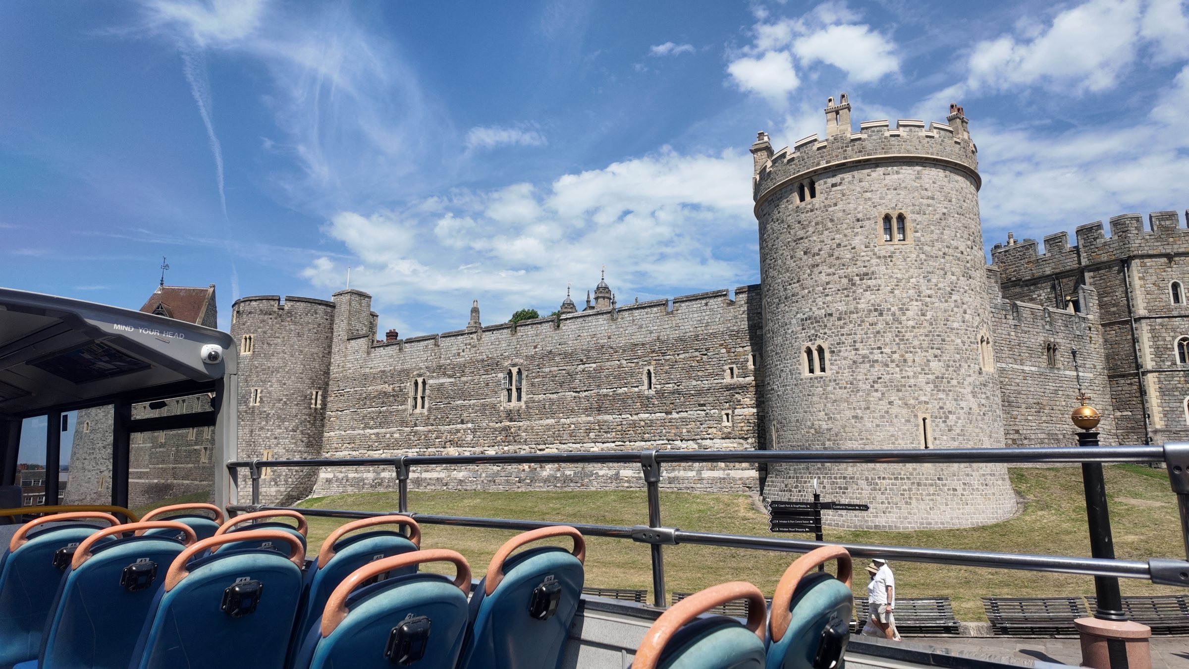 Hop-on Hop-off Open Top Tour of Windsor – 24 hours
