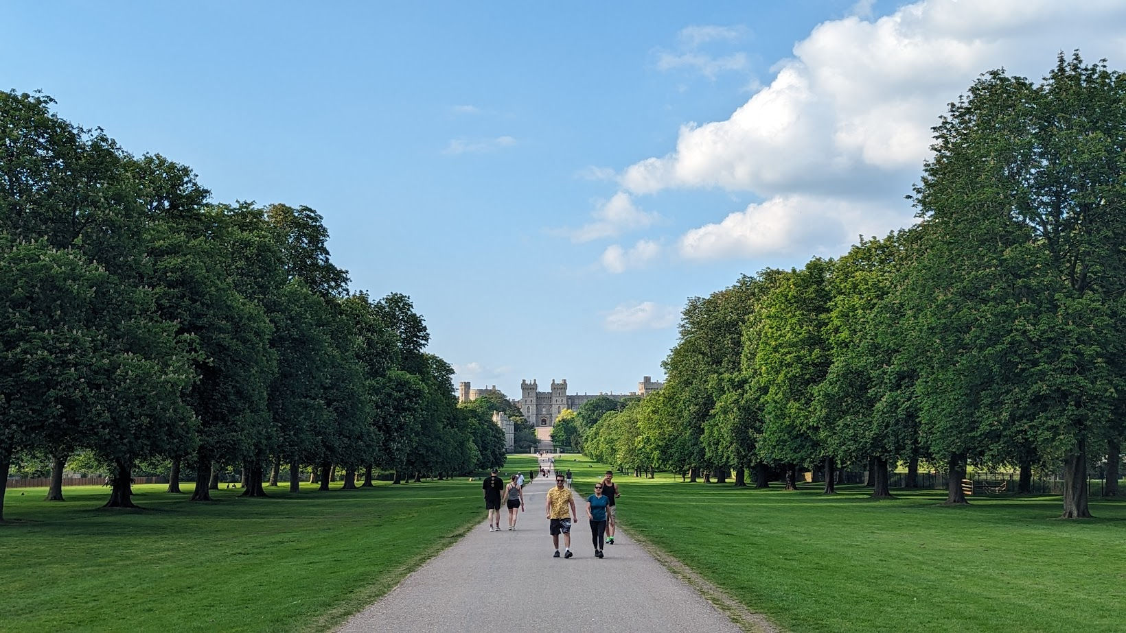Hop-on Hop-off Open Top Tour of Windsor – 24 hours