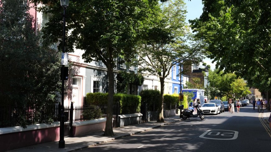 Wander through Notting Hill