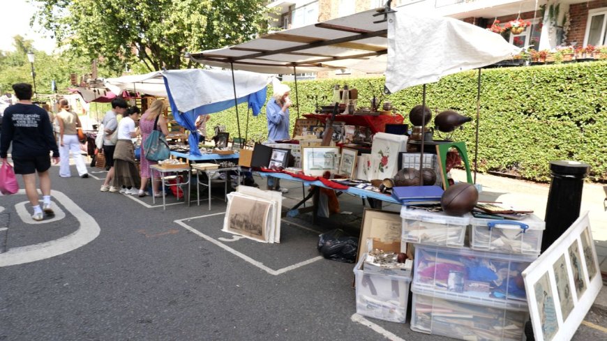 Wander through Notting Hill